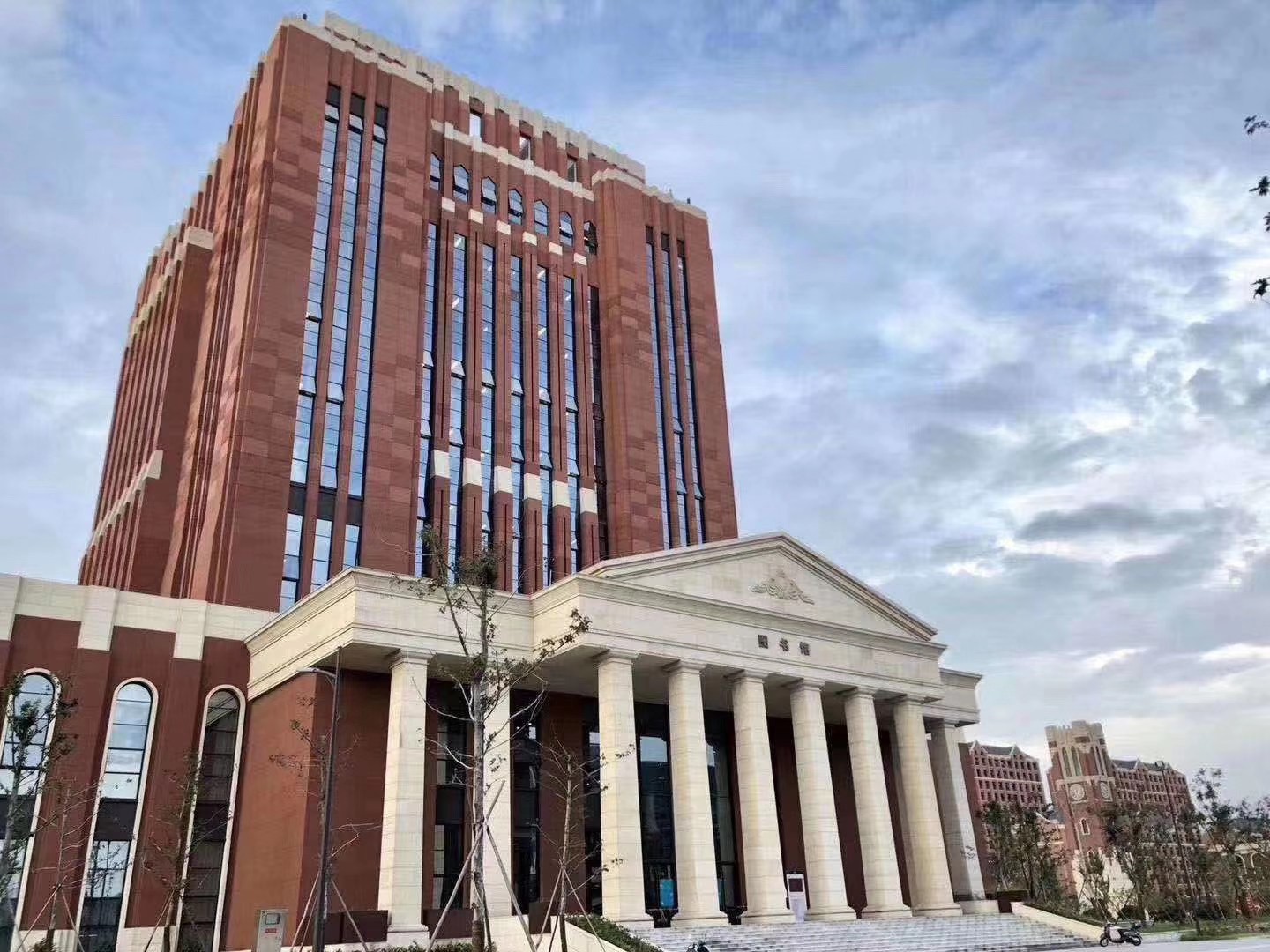 浙江理工大学科技与艺术学院
